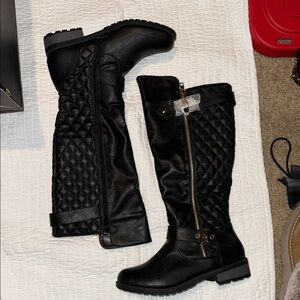 Forever Unique Black Quilted Winter Boots